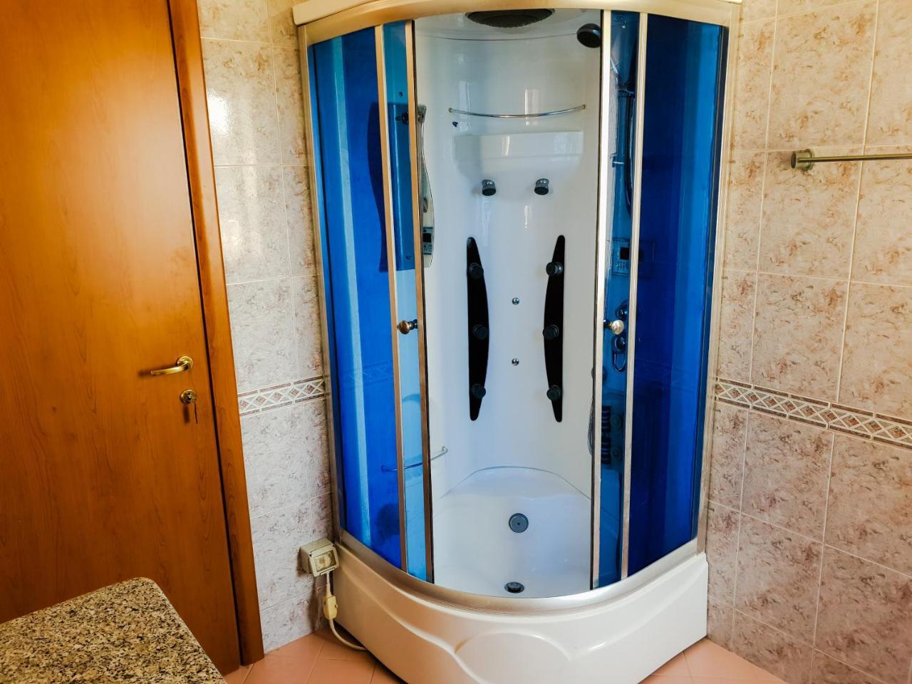 Lux Apartments فلورا المظهر الخارجي الصورة